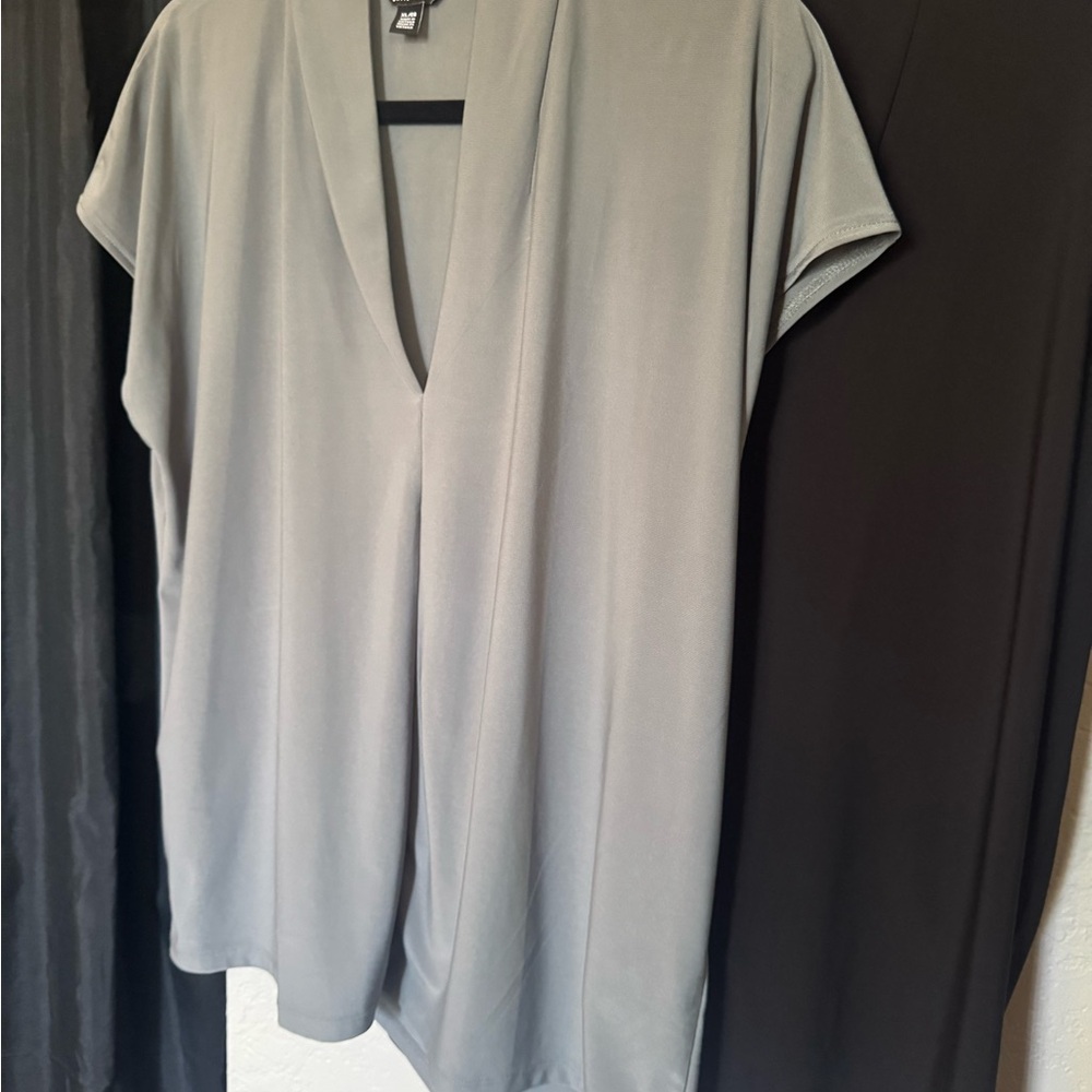 Two Business V-Neck Shell Tops - Picture 2 of 5